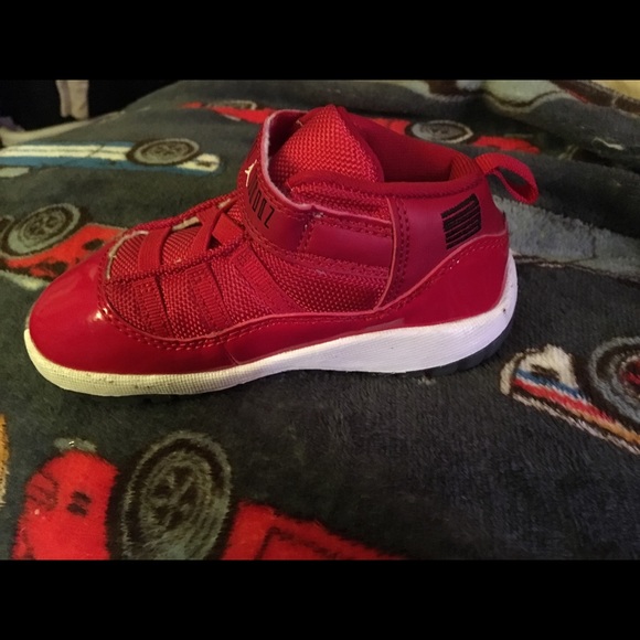 Jordan sneakers - Picture 4 of 5